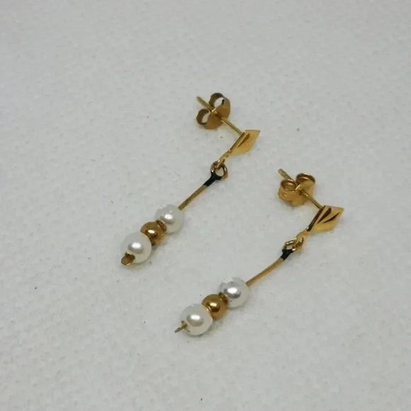 Vintage 10k  pearl earrings - Picture 1 of 3